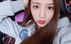 老板吻我下身好爽到高潮